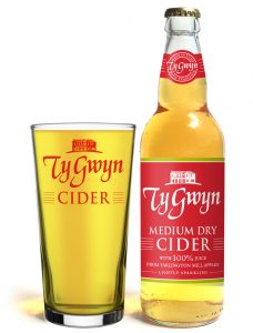 Bottle and pint of Ty Gwyn Medium Dry cider