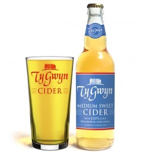Bottle and pint of Ty Gwyn Medium Sweet cider